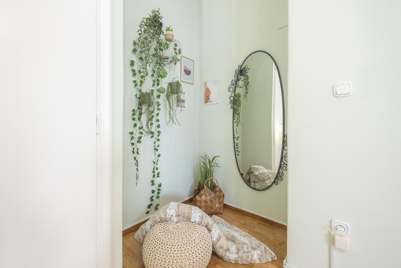 Boutique Acropolis Apartment By Cloudkeys - Just 5 Minutes Walk To Acropolis Museum Athen Eksteriør billede
