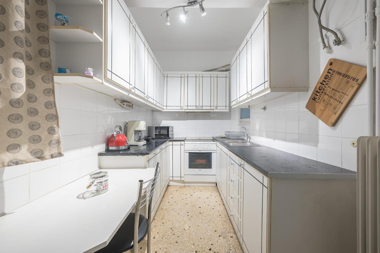 Boutique Acropolis Apartment By Cloudkeys - Just 5 Minutes Walk To Acropolis Museum Athen Eksteriør billede